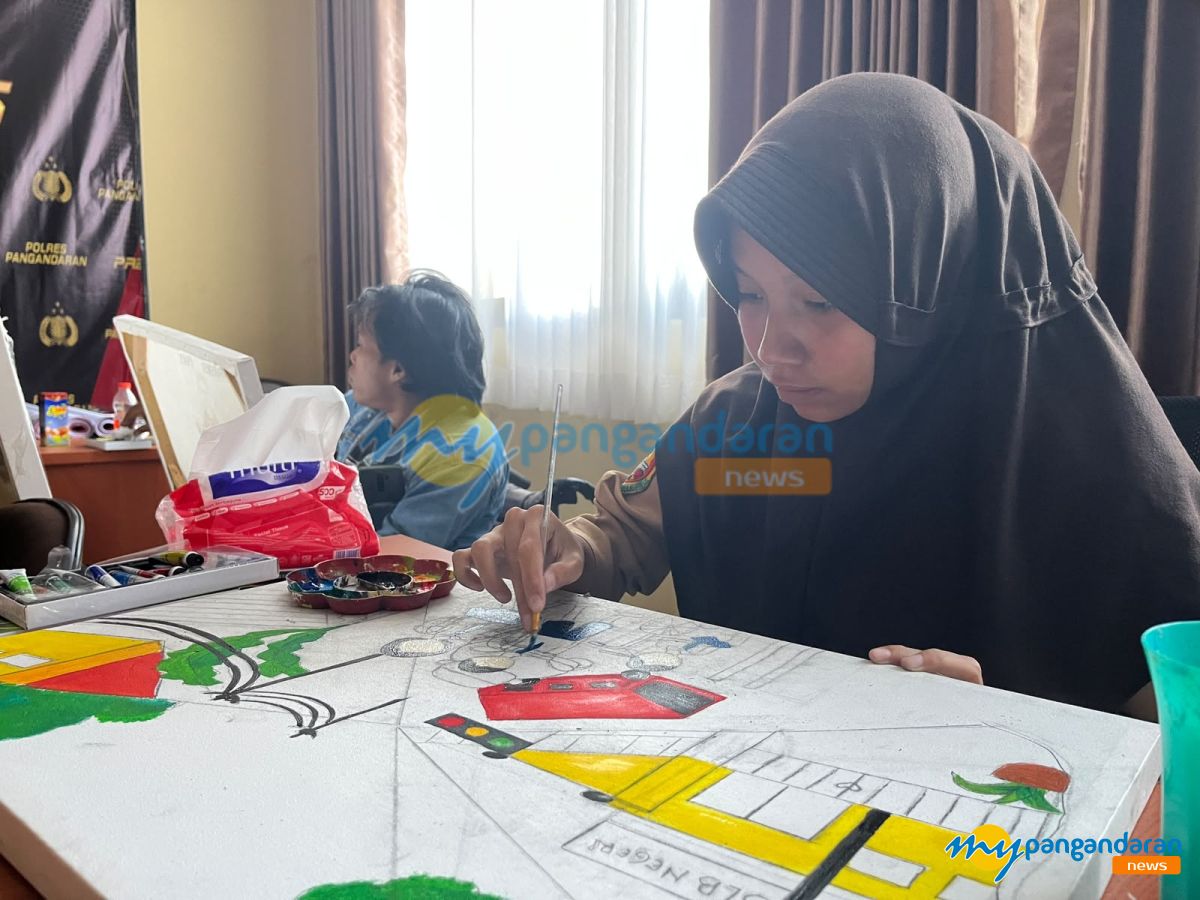 Coretan Warna Tanpa Batas, Dua Penyandang Disabilitas Pangandaran Berkarya untuk Hari Bhayangkara ke-80