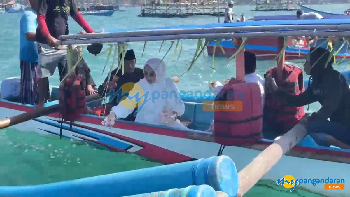 Hajat Laut Pangandaran Jadi Wujud Syukur, Refleksi dan Evaluasi Kehidupan Nelayan di Tahun Baru Islam