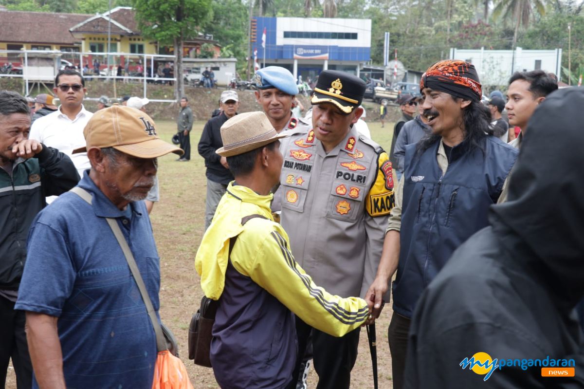 Kapolres Pangandaran Kawal Aksi AMPEL, Aspirasi Warga Langkaplancar Ditindaklanjut