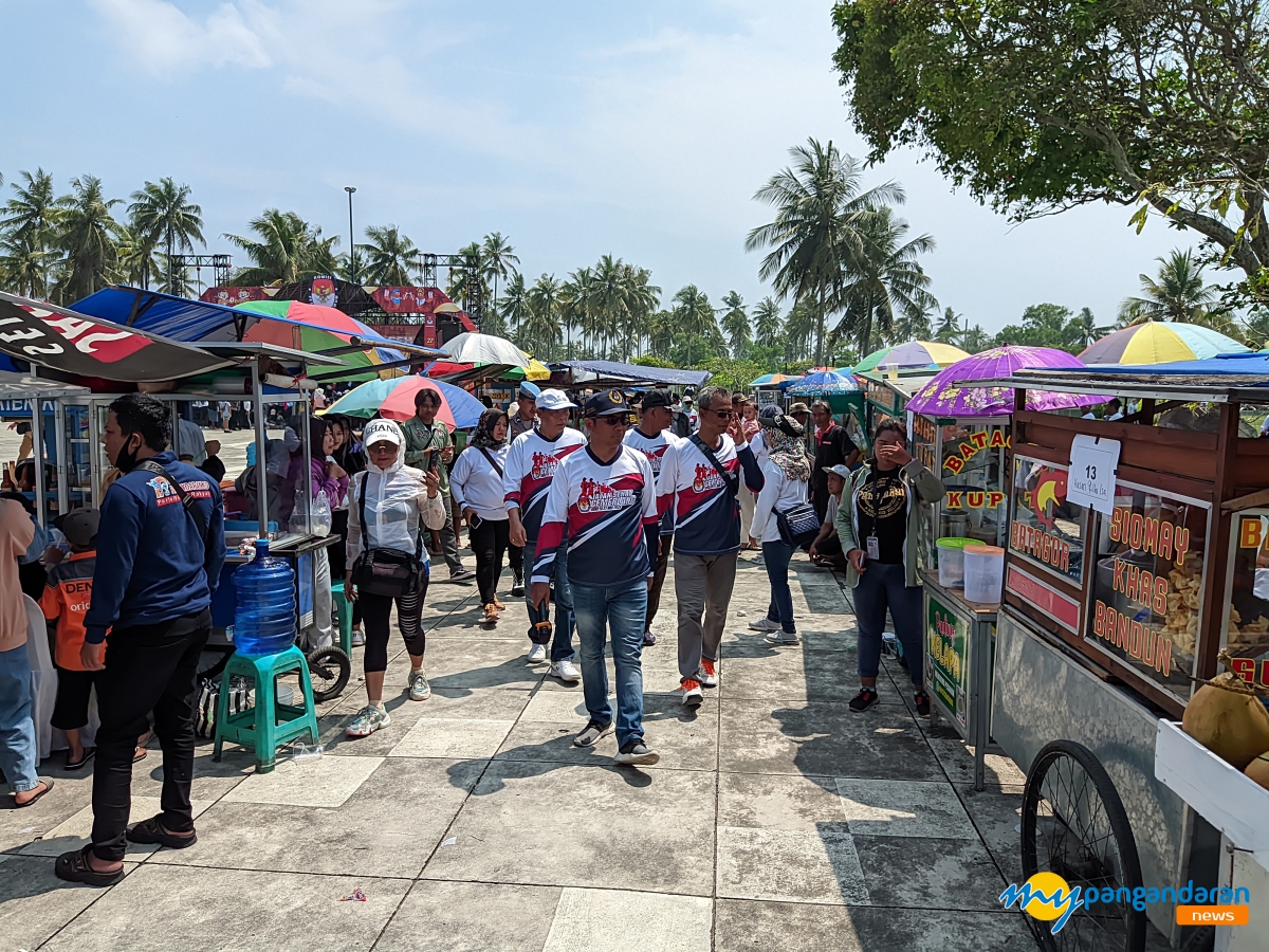 KPU Pangandaran Gelar Jalan Sehat, Gratis Jajan di UMKM