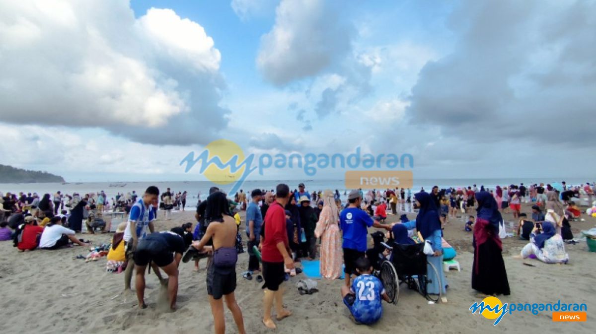 Libur Sekolah, Pantai Pangandaran Kembali Jadi Magnet Wisata Keluarga