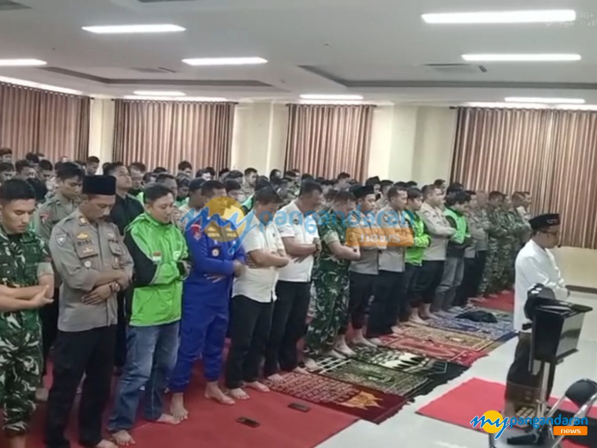 Ojol Pangandaran Gelar Doa Bersama dan Sholat Gaib untuk Affan Kurniawan