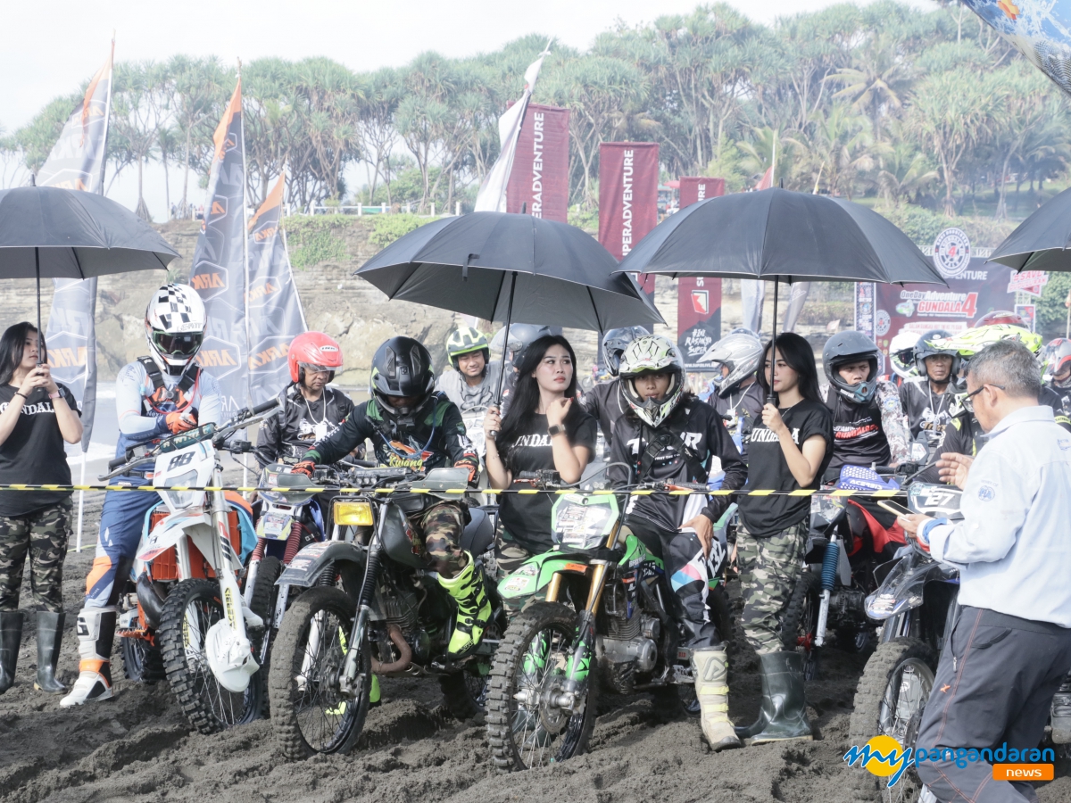 Ribuan Motor Trail Ikuti Event One Day Adventure Gundala 4 di Pantai Batu Hiu Pangandaran