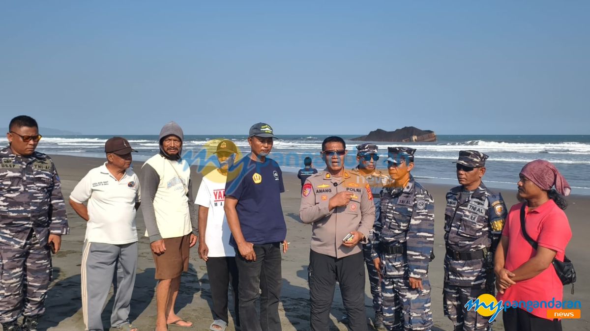 Tongkang Batu Bara Sengaja Didamparkan di Pantai Sukaresik, Ini Penjelasan Polres Pangandaran