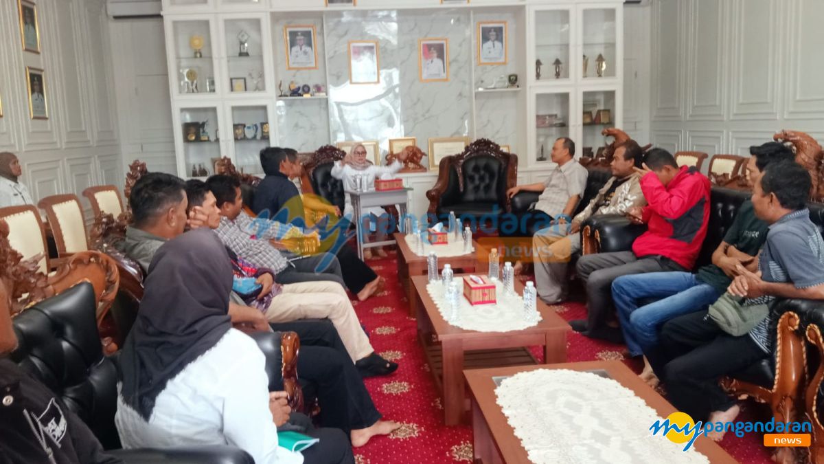 Warga Desa Campaka Temui Bupati Pangandaran, Minta Penyelesaian Konflik Agraria di Cisodong