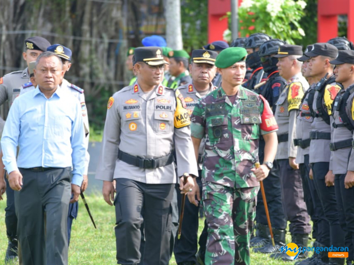 300 Anggota Pengamanan TPS Pilkada Ikuti Apel Operasi Mantap Praja Lodaya 2024 di Pangandaran