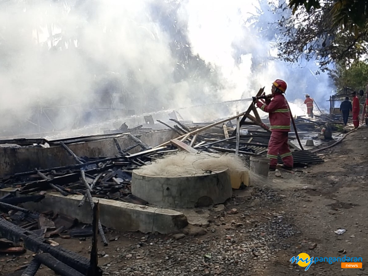 7 Rumah Bantuan Tsunami Pangandaran Ludes Terbakar di Blok Pacuan Kuda Legokjawa