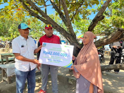 Berkat Program Bupati Pangandaran, Pedagang Kaki Lima Pantai Dapat Santunan BPJS Sebesar Rp. 42 Juta 
