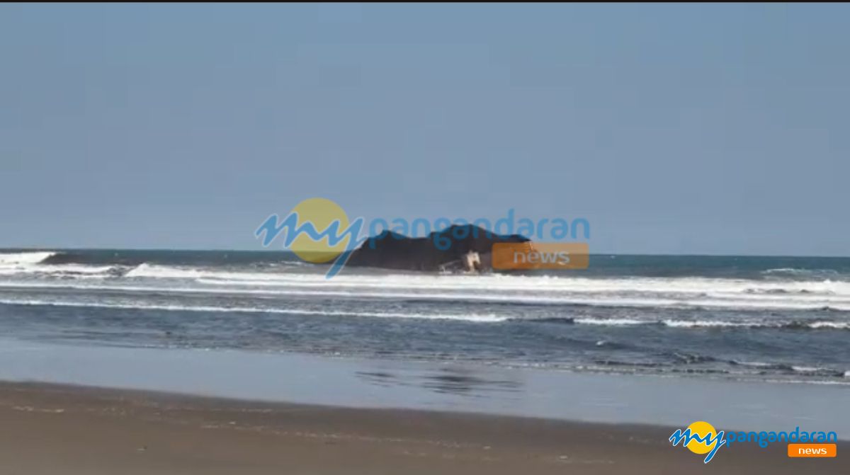 Bupati Pangandaran Pastikan Evakuasi Tongkang Segera Dimulai, Bersihkan Tumpahan Batu Bara Jadi Prioritas