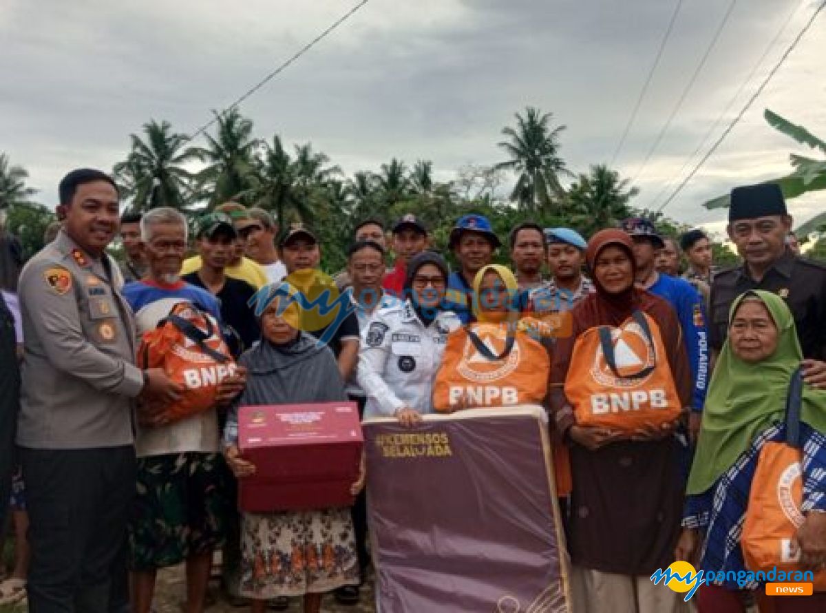 Bupati Pangandaran Tinjau Lokasi Banjir di Padaherang Bawa Sembako Serta Solusi