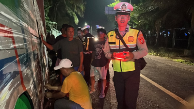 Bus Budiman Pangandaran-Yogyakarta Tabrak Pohon Usai Diserempet Truk, Tidak Ada Korban Jiwa