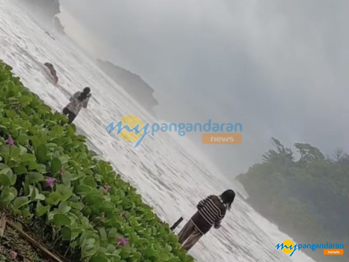 Cari Spot Foto di Karang Pantai Madasari, Wisatawan Asal Garut Terseret Ombak
