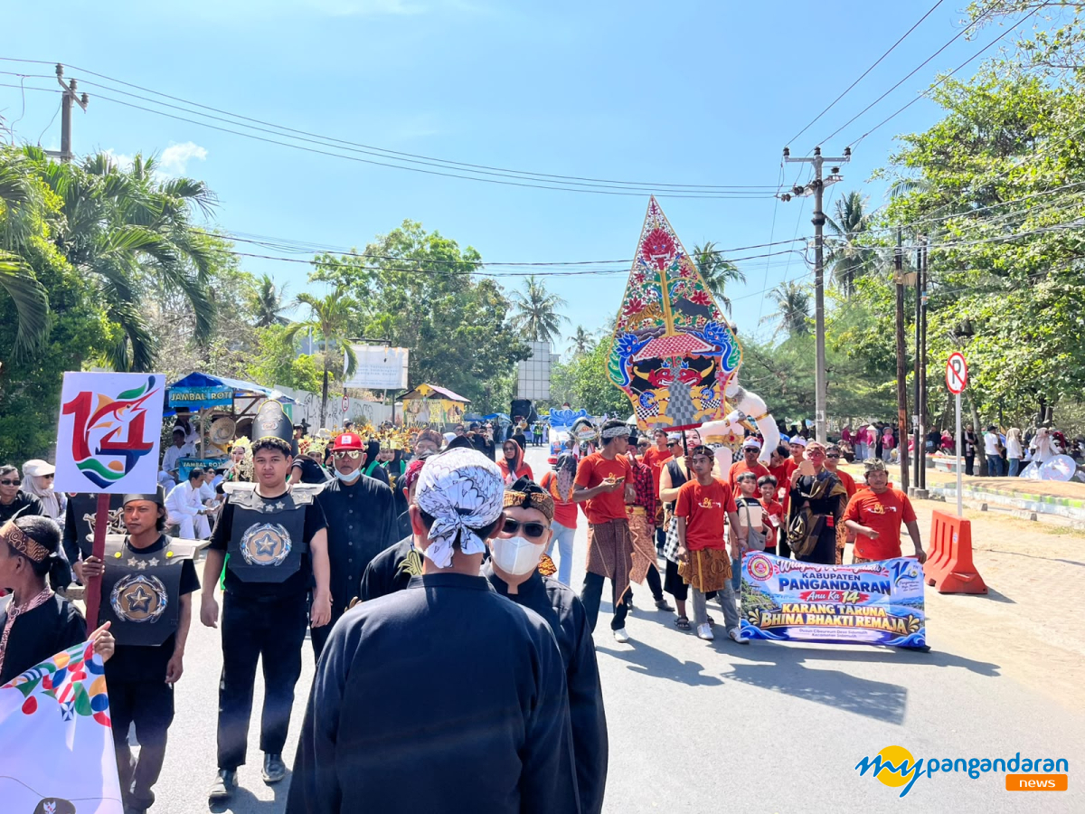 Cuaca Panas dan Terik Matahari Tak Surutkan Semangat Peserta Pangandaran Icon Carnival 2026