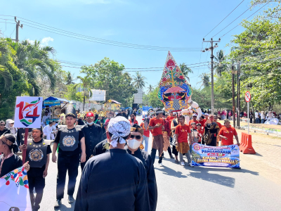 Cuaca Panas dan Terik Matahari Tak Surutkan Semangat Peserta Pangandaran Icon Carnival 2026