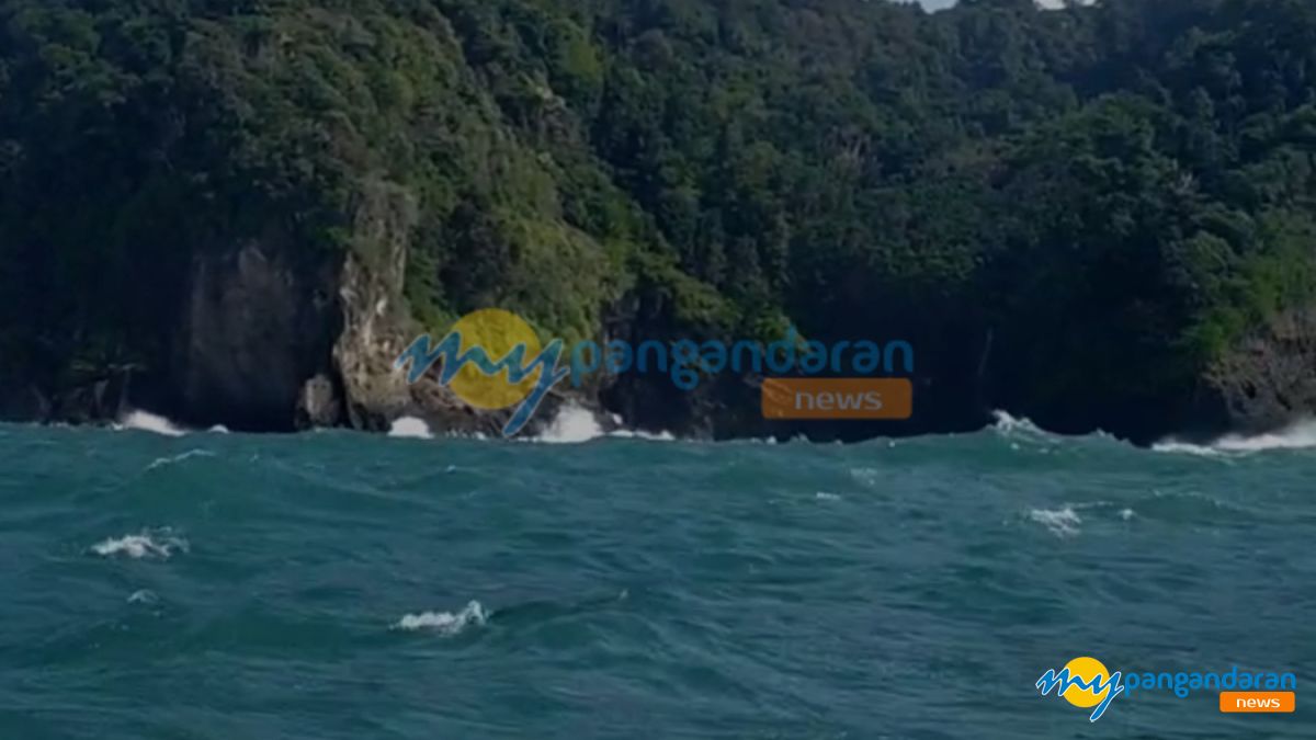Diterjang Ombak Besar, Tiga Nelayan Alami Kecelakaan Laut di Pangandaran Satu Selamat, Dua Masih Dicari