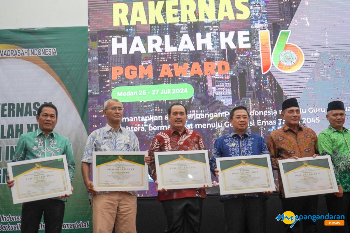 Dukung Guru Madrasah, Bupati Pangandaran raih PGM Award Indonesia