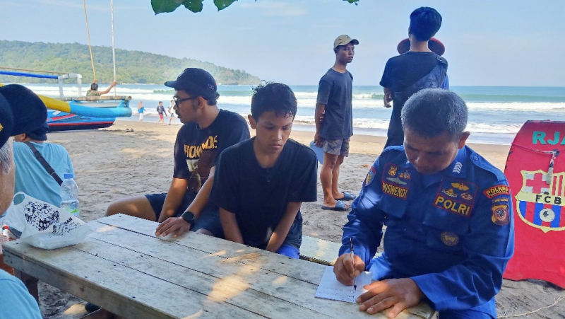 Empat Wisatawan Terseret Arus di Pantai Barat Pangandaran, Satu Orang Belum di Temukan