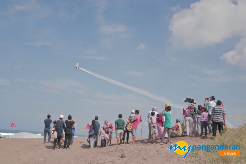 FOTO: Susi Air Jambore Aviation 2022 Jadi Hiburan Warga Pangandaran 