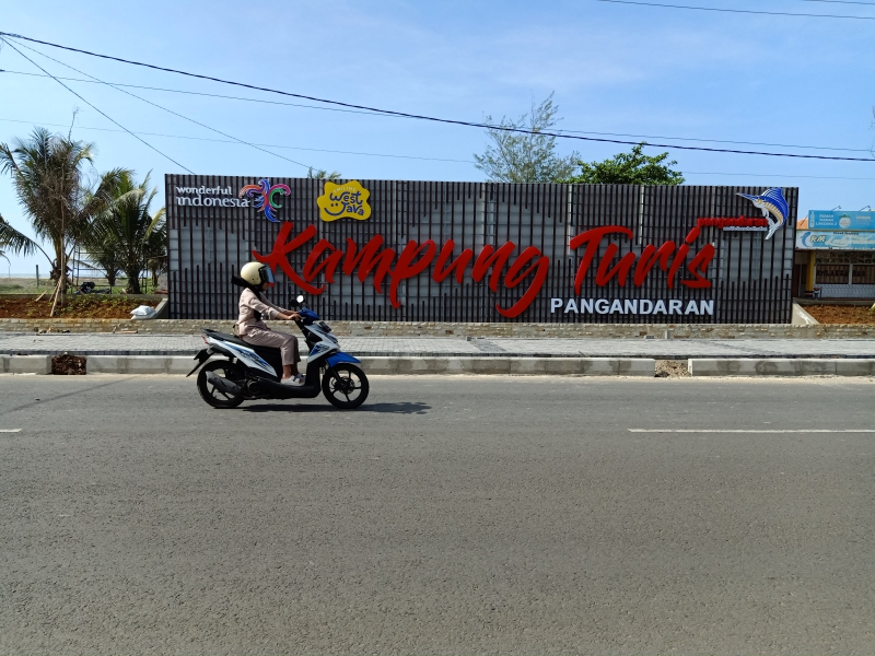 FOTO: Tugu Kampung Turis Pangandaran 