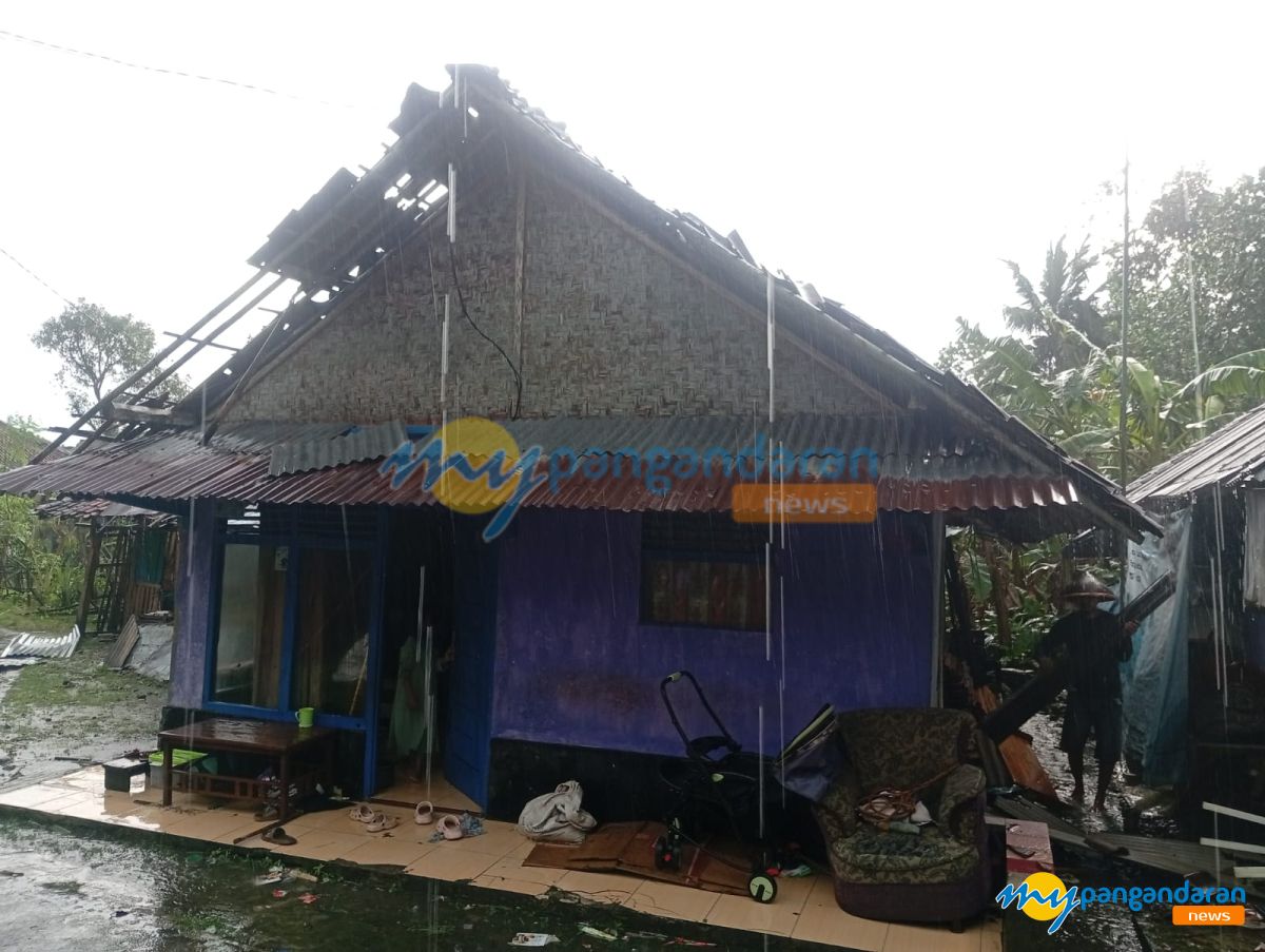 Hujan Disertai Angin Kencang Terjang Kecamatan Padaherang Pangandaran