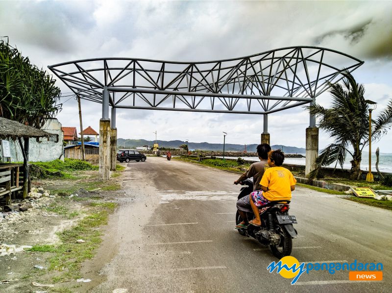 Inilah Penampakan Pintu Masuk Baru di Pantai Timur Pangandaran 