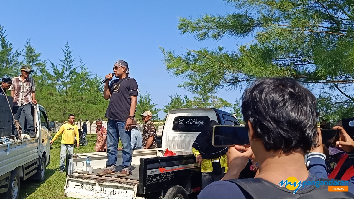 Jadi Sorotan! Camat Sidamulih Pangandaran Ikut Orasi  Demo Tanjung Cemara, Ini Klarifikasinya