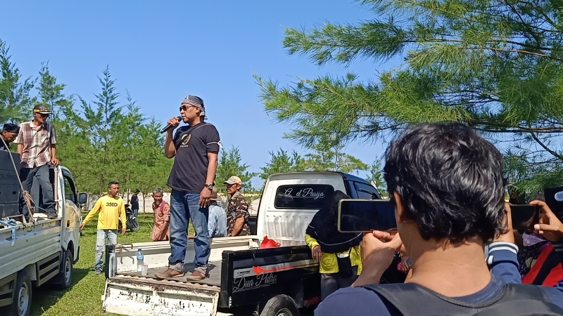 Jadi Sorotan! Camat Sidamulih Pangandaran Ikut Orasi  Demo Tanjung Cemara, Ini Klarifikasinya