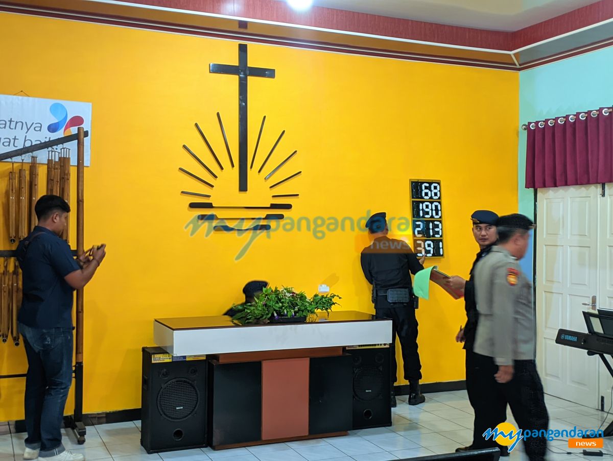 Jelang Natal dan Tahun Baru 2026, Polres Pangandaran Sterilkan Sejumlah Gereja