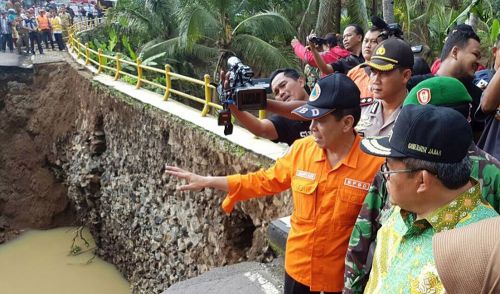 Jembatan Provinsi Amblas, Gubernur Jabar Tinjau Lokasi