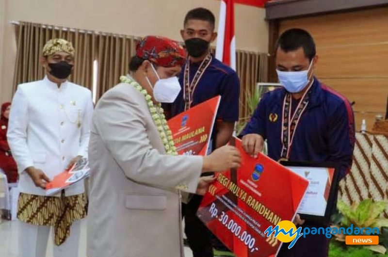 Kadeudeuh Pemda dan DPRD Pangandaran Buat Atlet Peraih Medali Emas PON XX Papua
