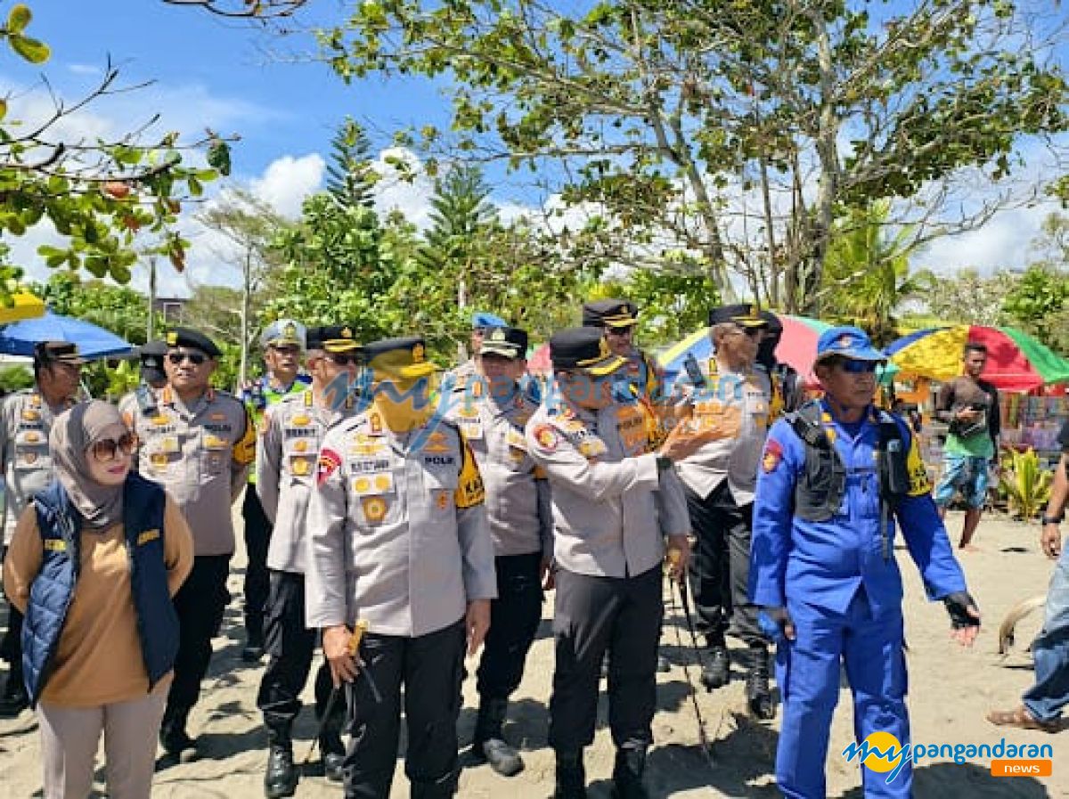 Kapolda Jabar Tinjau Pengamanan Pantai Pangandaran H+1 Lebaran, Pastikan Wisatawan Aman dan Nyaman