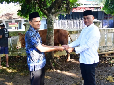 Kapolres Pangandaran Pimpin Langsung Penyembelihan Hewan Qurban di Mako Polres