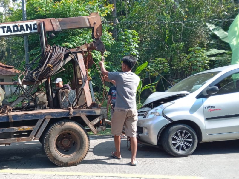 Kecelakaan Adu Banteng di Pangandaran, Lima Orang Dilarikan ke RSUD Pandega