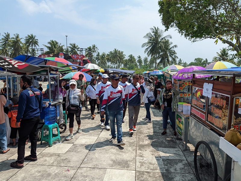 KPU Pangandaran Gelar Jalan Sehat, Gratis Jajan di UMKM