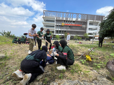 Mahasiswa Keperawatan Unpad PSDKU Pangandaran Latih Kesiapsiagaan Lewat Simulasi Bencana Longsor