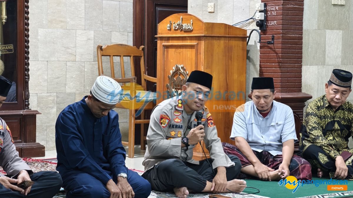Menjaga Kamtibmas Sejak Fajar,  Polres Pangandaran Sapa Warga di Waktu Subuh
