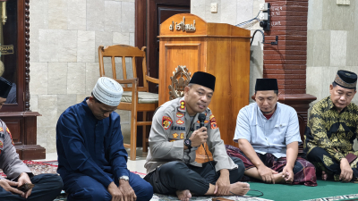 Menjaga Kamtibmas Sejak Fajar,  Polres Pangandaran Sapa Warga di Waktu Subuh