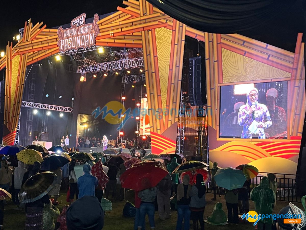 Napak Jagad Pasundan Tutup Milangkala ke-13 Pangandaran dengan Kemeriahan Budaya Sunda