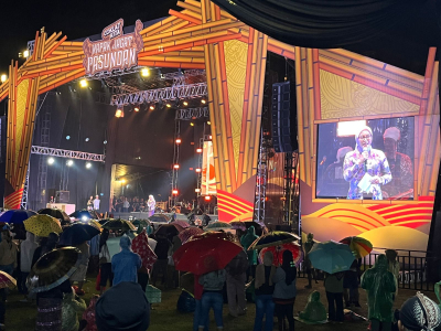 Napak Jagad Pasundan Tutup Milangkala ke-13 Pangandaran dengan Kemeriahan Budaya Sunda