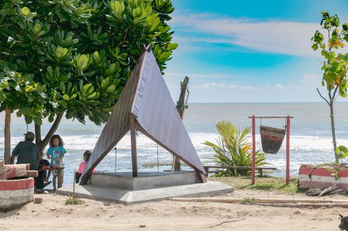 Objek Wisata Pantai Karapyak Kab Pangandaran Ditutup Sementara