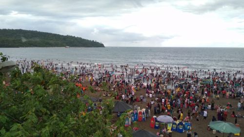 Ombak Pangandaran Hari Ini Aman dan Landai, Saatnya Menikmati Pantai