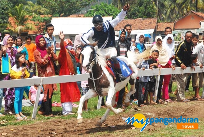 Pangandaran Cup 1 Pacuan Kuda 2013 Berlangsung Meriah