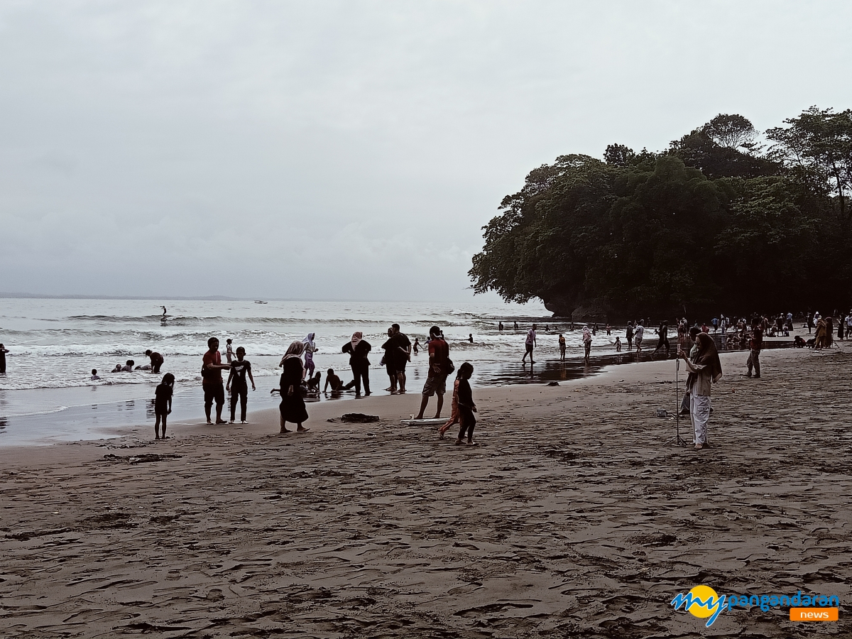 Pantai Batukaras Pangandaran Dipadati Wisatawan, Dua Event Besar Semarakkan Akhir Pekan