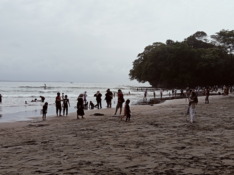 Pantai Batukaras Pangandaran Dipadati Wisatawan, Dua Event Besar Semarakkan Akhir Pekan