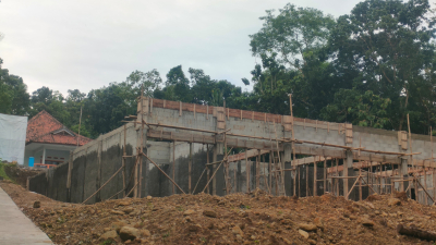 Pembangunan Gedung KDMP di Sindangwangi Disorot, Tak Pasang Papan Informasi Anggaran