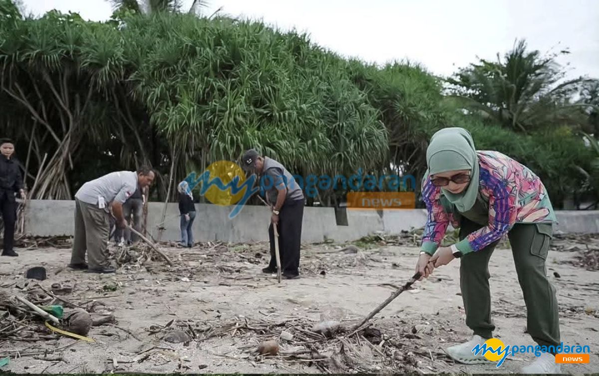 Pemkab Pangandaran Gelar Aksi Bersih Pantai, Bupati Citra Turun Langsung di Karapyak