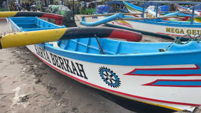 Pencarian Tekong Perahu Karya Berkah di Pantai Barat Pangandaran Terkendala Ombak Besar