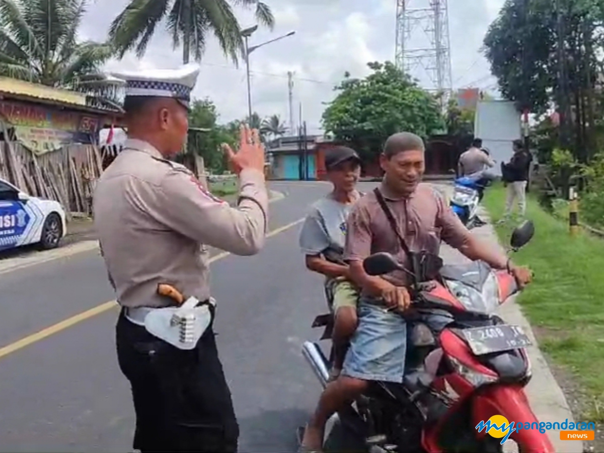 Penertiban Lalulintas di Pangandaran: Petugas Fokus pada Kesadaran Berkendara