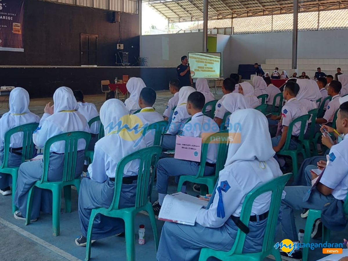 Polres Pangandaran Edukasi Siswa SMAN 1 Parigi tentang Narkotika dalam Program Police Goes to School