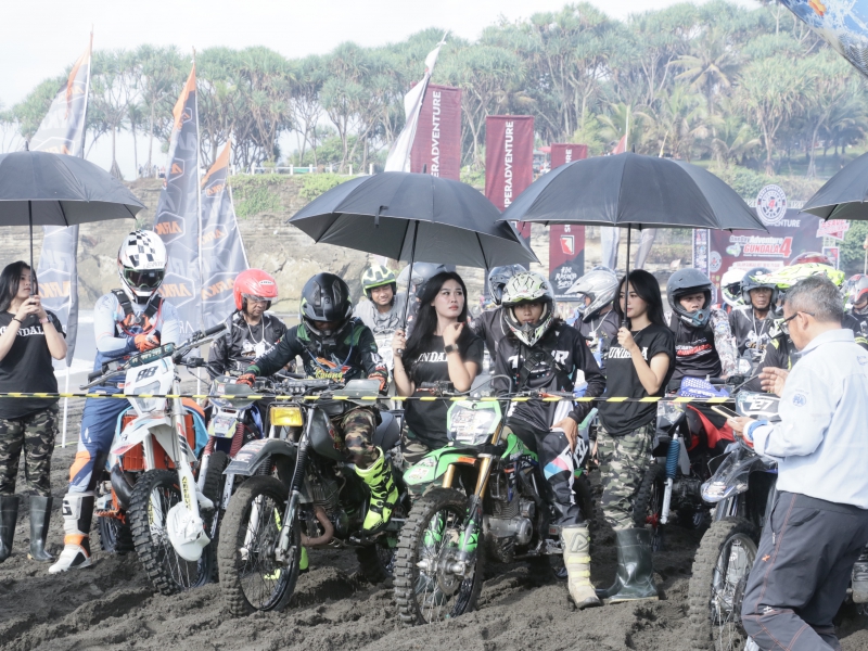 Ribuan Motor Trail Ikuti Event One Day Adventure Gundala 4 di Pantai Batu Hiu Pangandaran